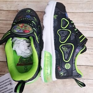 Teenage Mutant Ninja Turtles Vibrant Black & Green Light Up Kids Sneakers Shoes